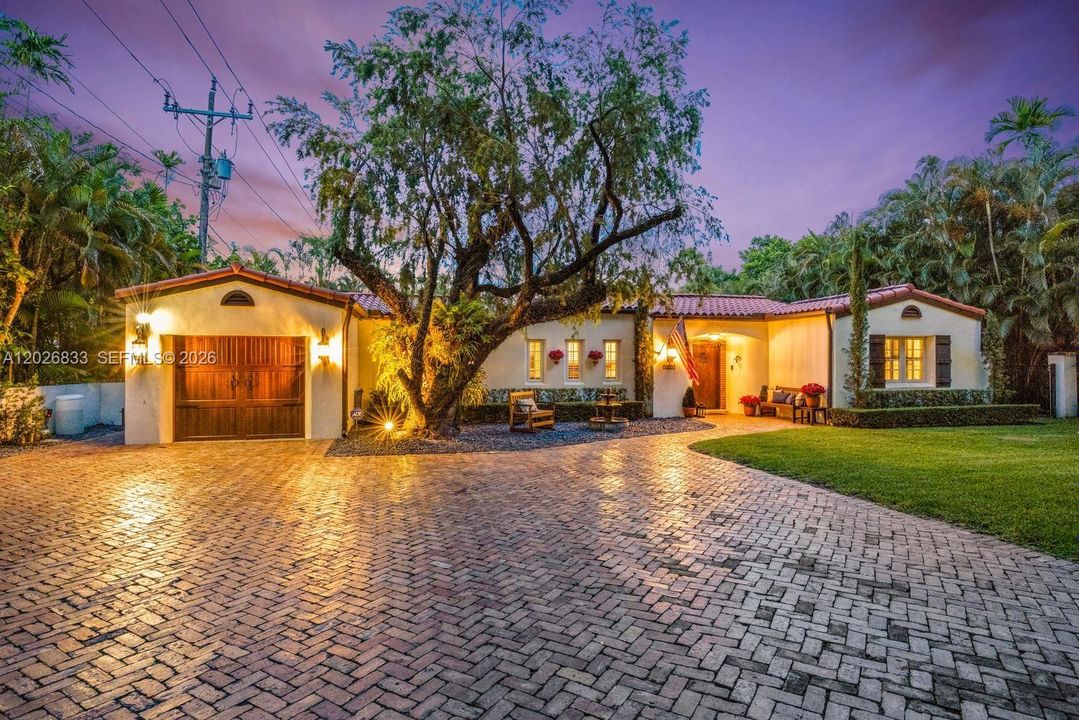 Activo con contrato: $2,699,999 (3 camas, 4 baños, 2960 Pies cuadrados)
