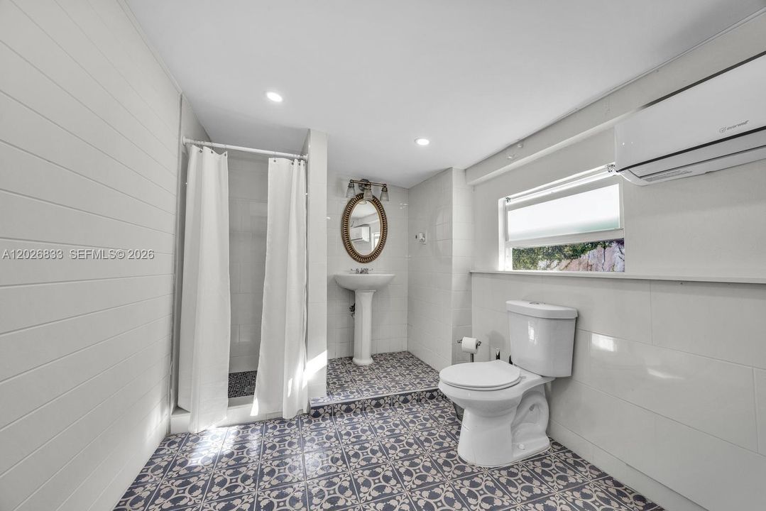 Activo con contrato: $2,699,999 (3 camas, 4 baños, 2960 Pies cuadrados)