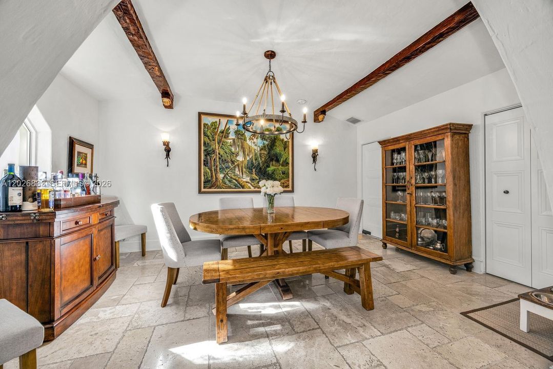 Activo con contrato: $2,699,999 (3 camas, 4 baños, 2960 Pies cuadrados)