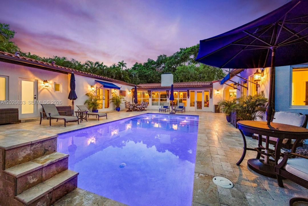 Activo con contrato: $2,699,999 (3 camas, 4 baños, 2960 Pies cuadrados)