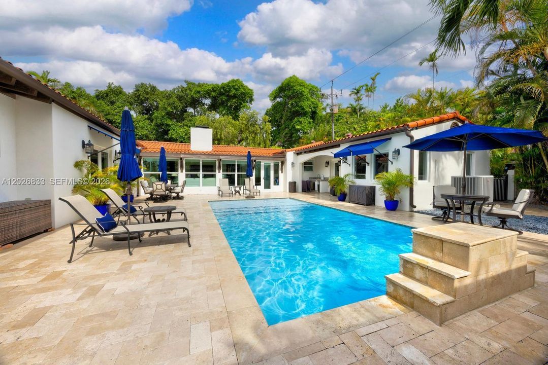 Activo con contrato: $2,699,999 (3 camas, 4 baños, 2960 Pies cuadrados)