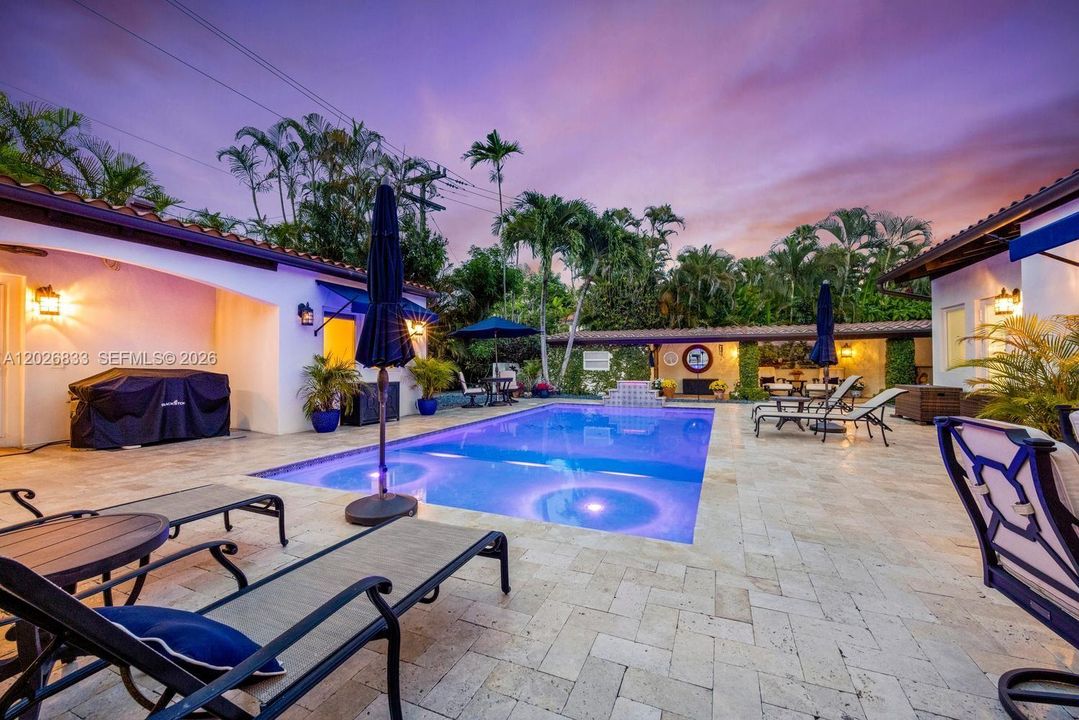 Activo con contrato: $2,699,999 (3 camas, 4 baños, 2960 Pies cuadrados)