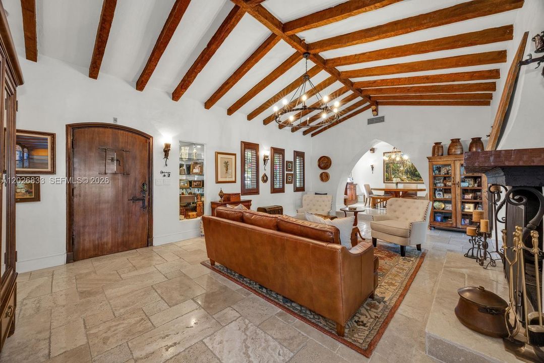 Activo con contrato: $2,699,999 (3 camas, 4 baños, 2960 Pies cuadrados)