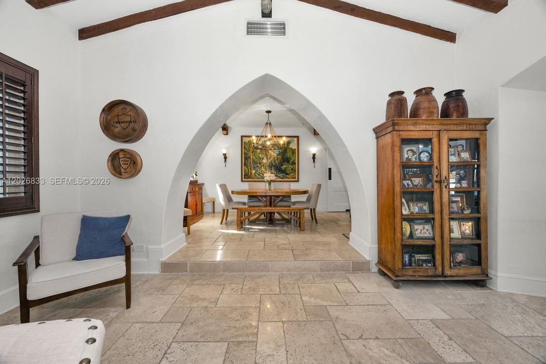 Activo con contrato: $2,699,999 (3 camas, 4 baños, 2960 Pies cuadrados)