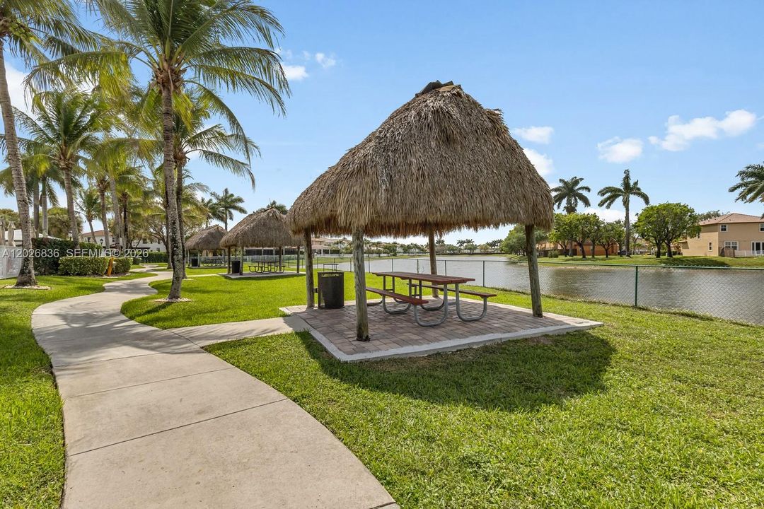 For Sale: $788,000 (5 beds, 3 baths, 2342 Square Feet)