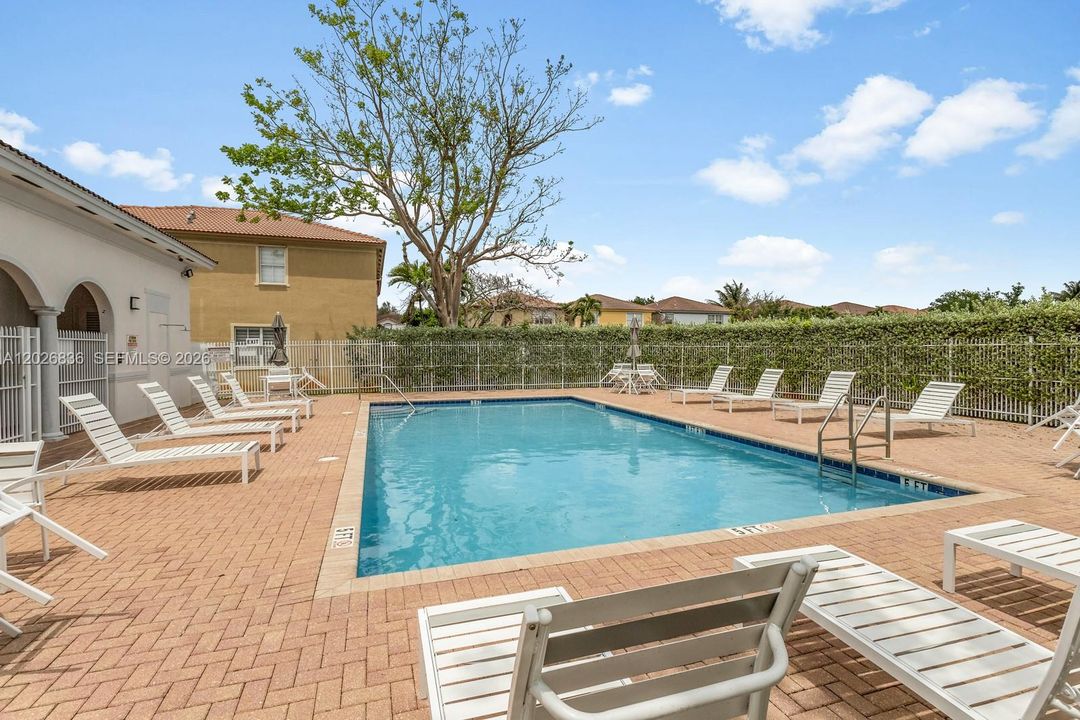 For Sale: $788,000 (5 beds, 3 baths, 2342 Square Feet)