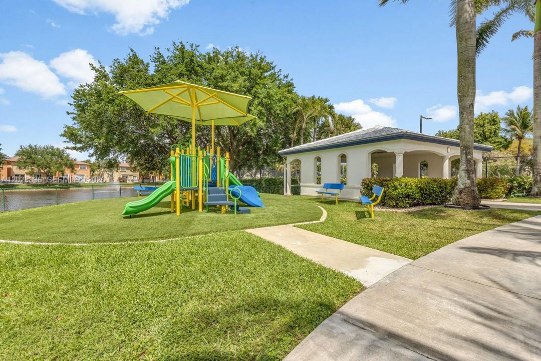 For Sale: $788,000 (5 beds, 3 baths, 2342 Square Feet)