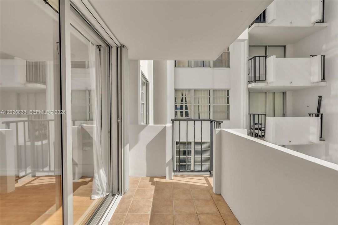 На продажу: $159,000 (1 спален, 1 ванн, 766 Квадратных фут)