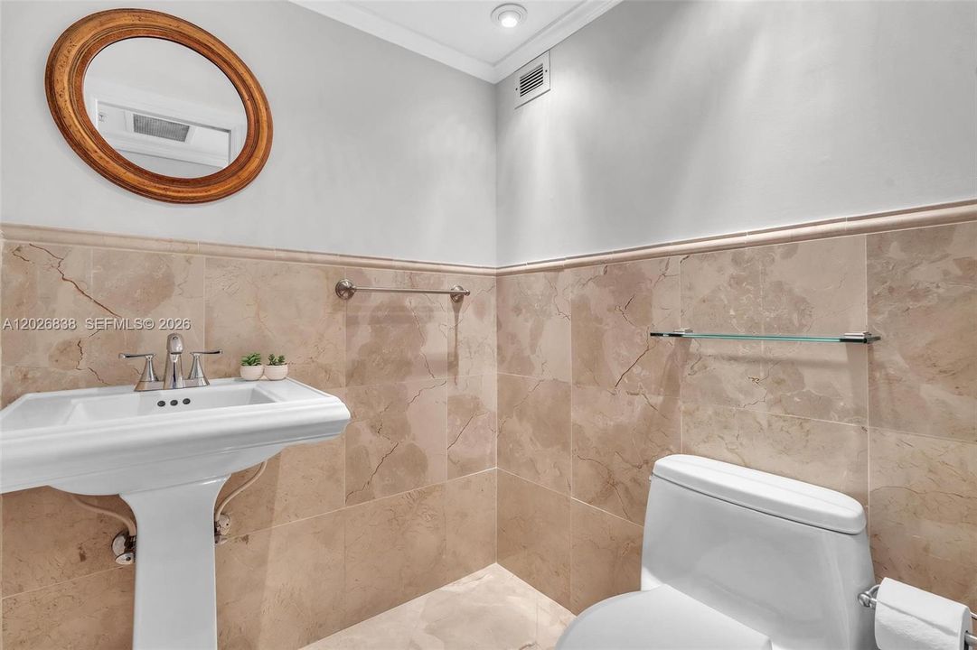 На продажу: $159,000 (1 спален, 1 ванн, 766 Квадратных фут)
