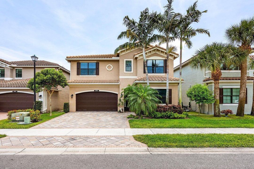 Front view 6068 Lemon Serpentine Lane