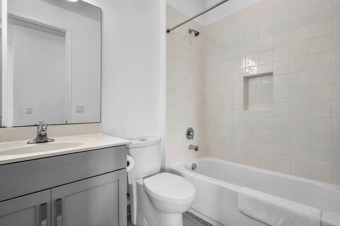 6068 Lemon Serpentine Lane Delray Beach