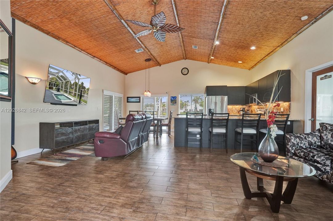 For Sale: $538,800 (3 beds, 2 baths, 1484 Square Feet)
