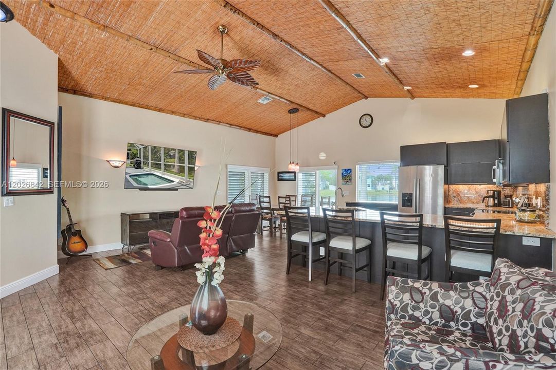 For Sale: $538,800 (3 beds, 2 baths, 1484 Square Feet)