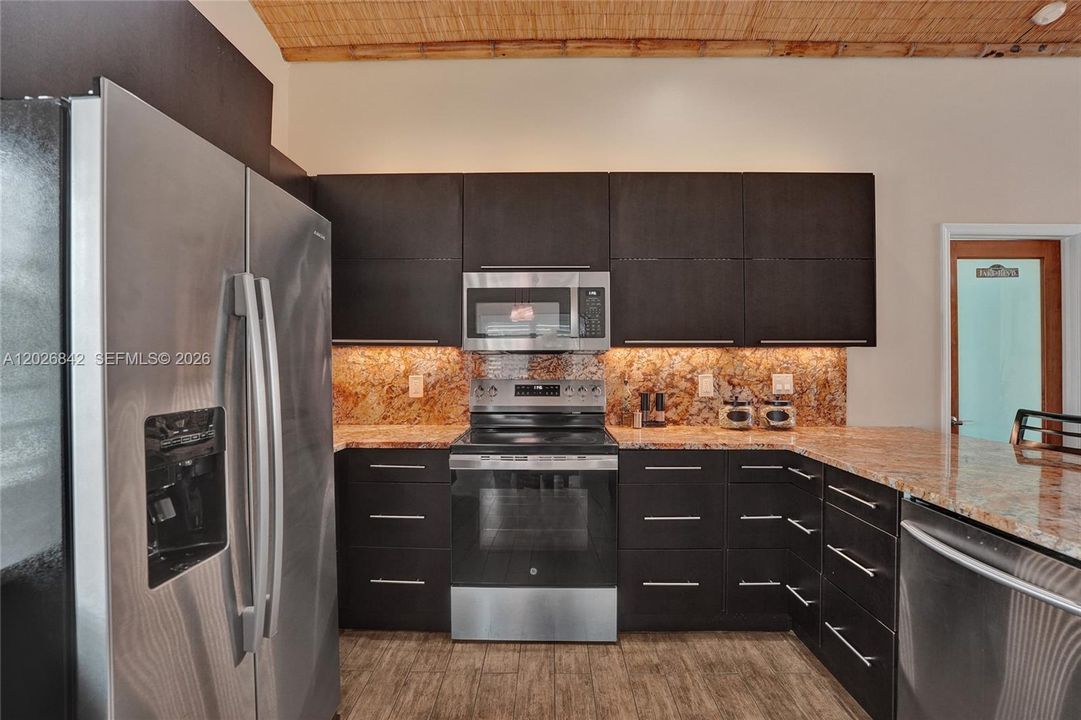 For Sale: $538,800 (3 beds, 2 baths, 1484 Square Feet)