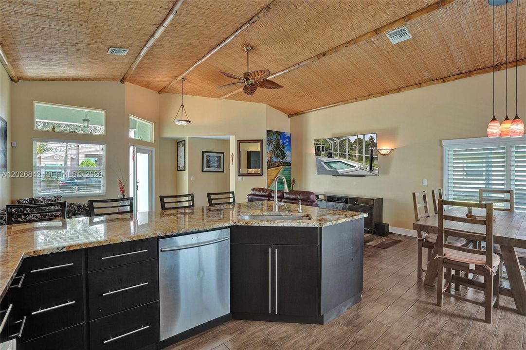 For Sale: $538,800 (3 beds, 2 baths, 1484 Square Feet)
