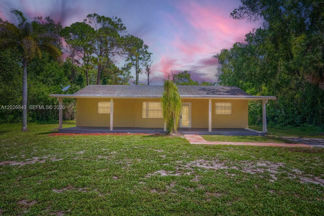 For Sale: $479,900 (3 beds, 2 baths, 1242 Square Feet)