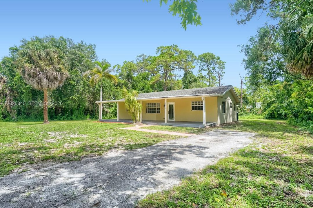 For Sale: $479,900 (3 beds, 2 baths, 1242 Square Feet)