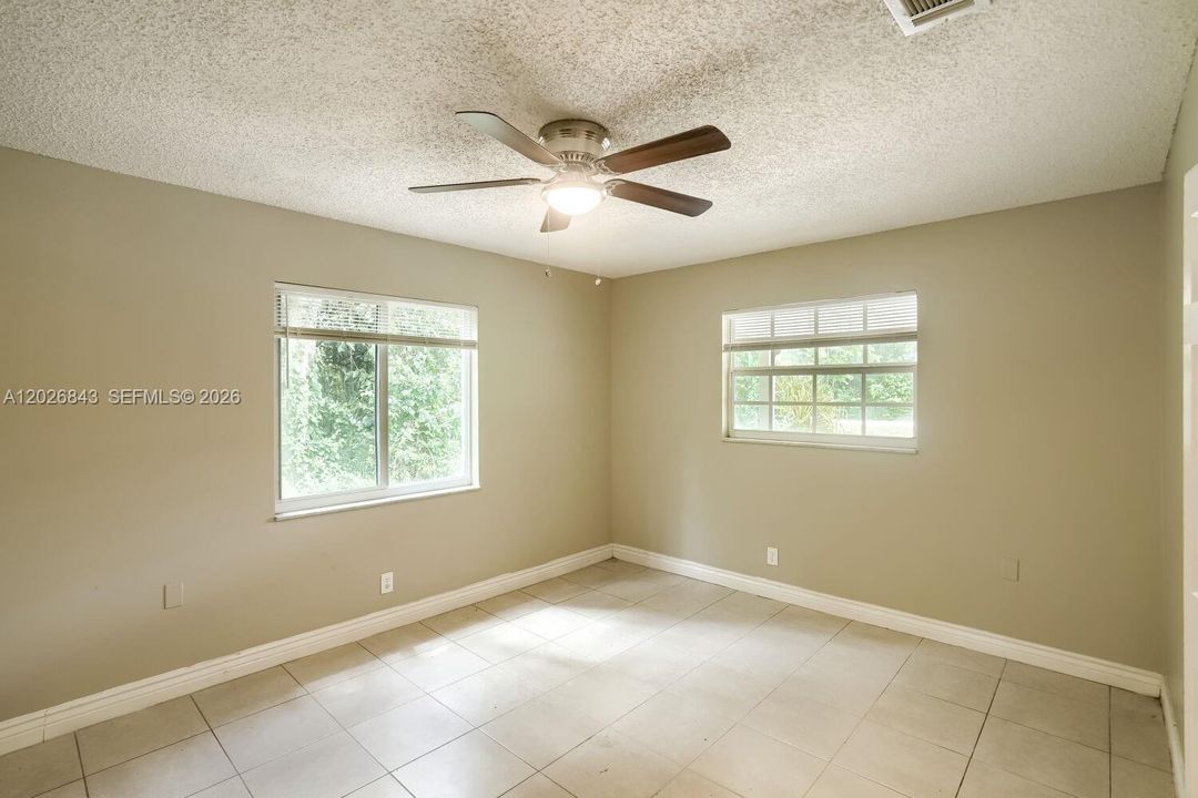 Activo con contrato: $479,900 (3 camas, 2 baños, 1242 Pies cuadrados)