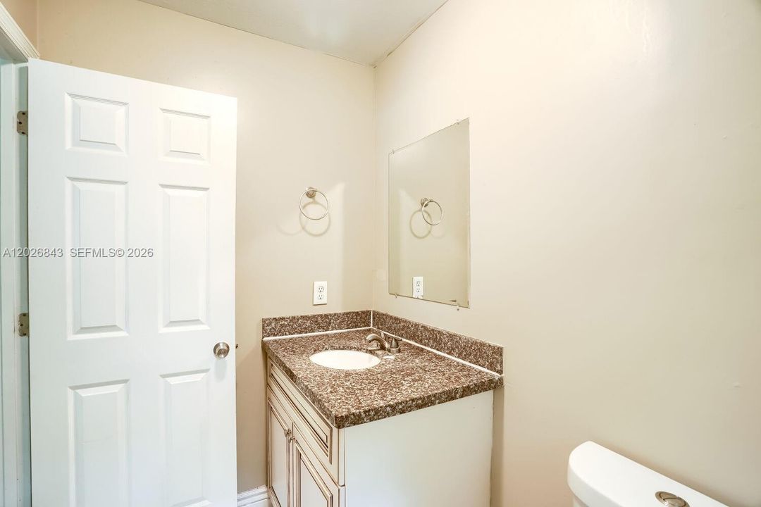 Activo con contrato: $479,900 (3 camas, 2 baños, 1242 Pies cuadrados)