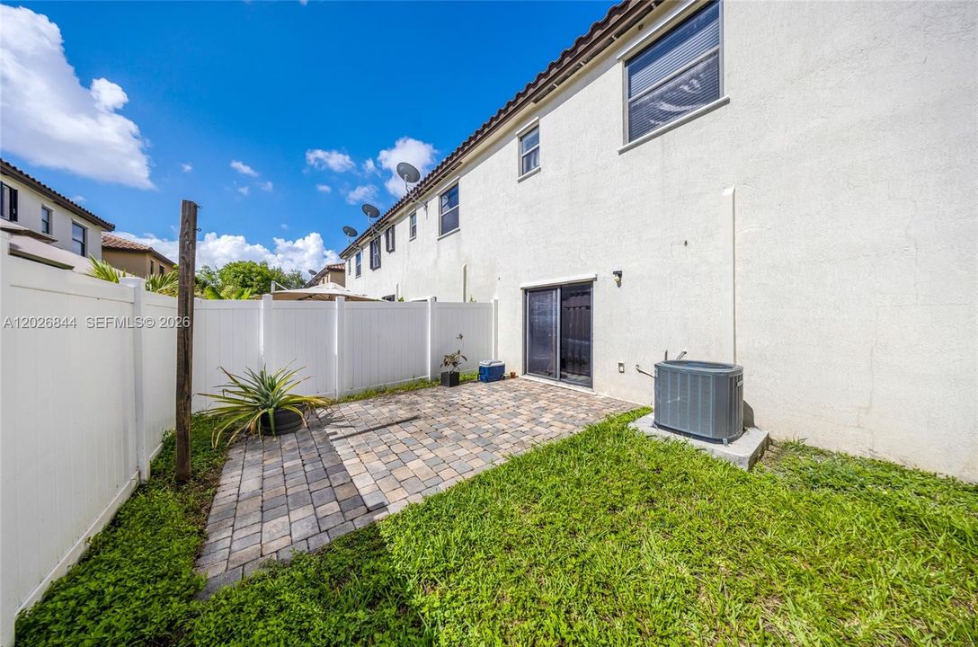 На продажу: $479,000 (3 спален, 2 ванн, 1668 Квадратных фут)