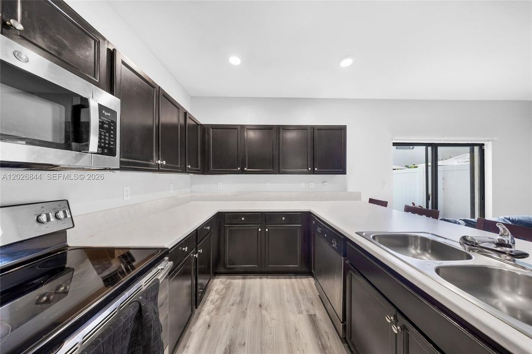 На продажу: $479,000 (3 спален, 2 ванн, 1668 Квадратных фут)