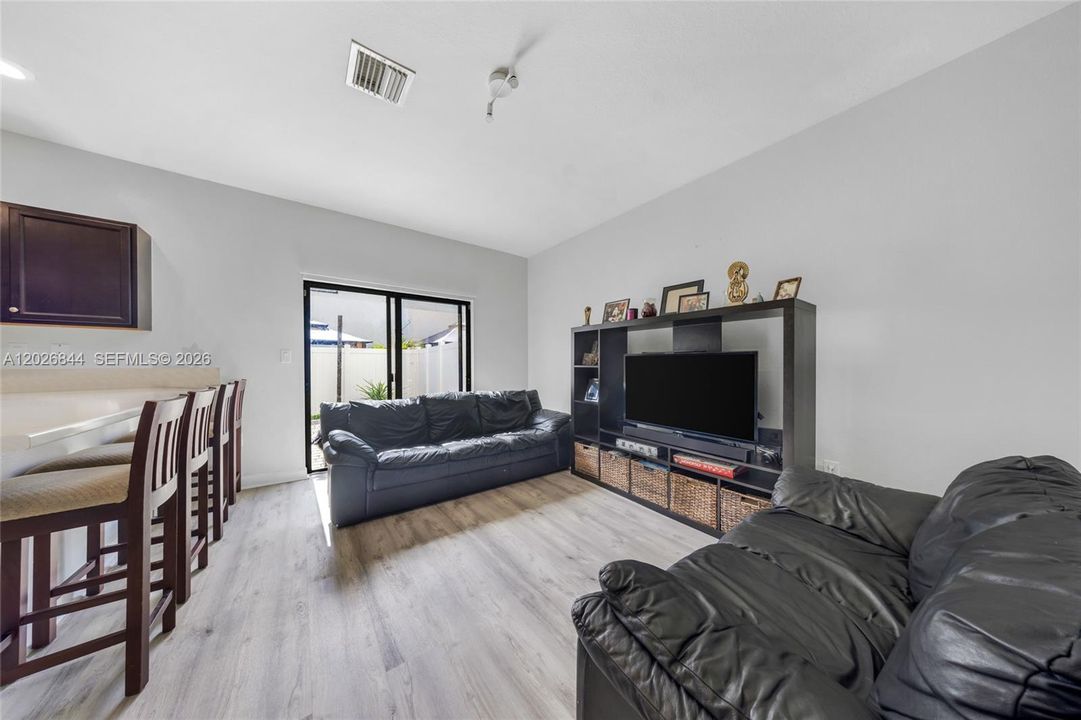 На продажу: $479,000 (3 спален, 2 ванн, 1668 Квадратных фут)