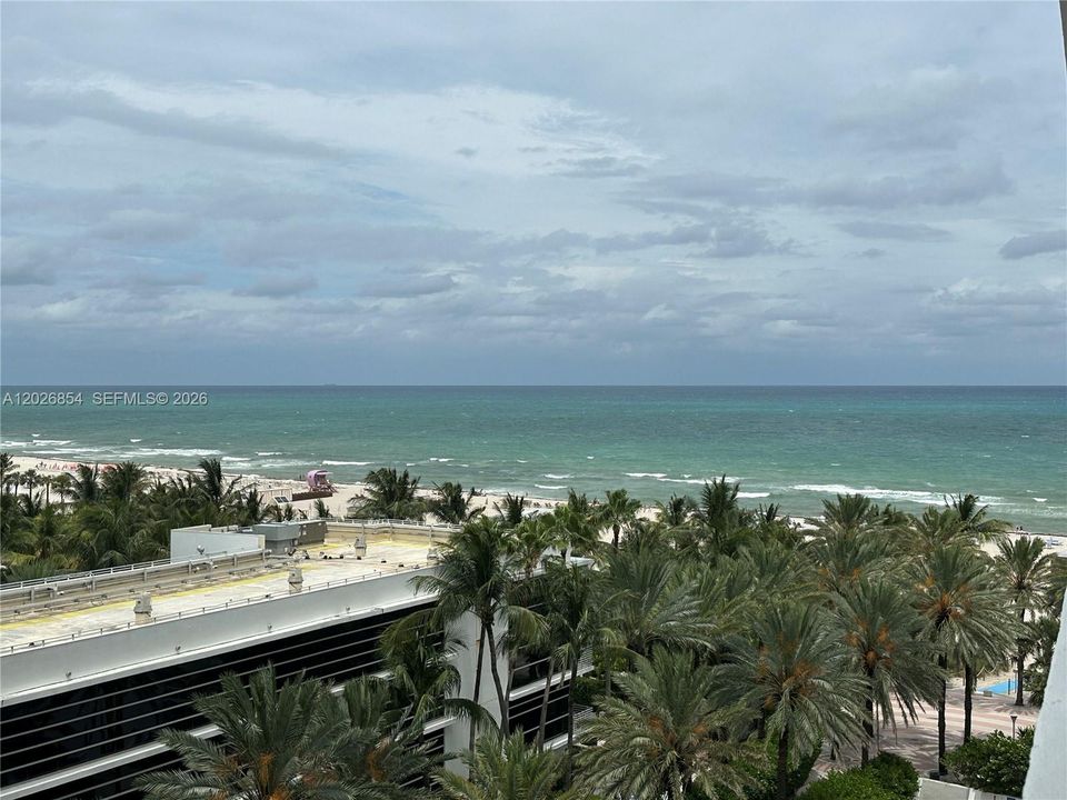 For Rent: $3,400 (1 beds, 1 baths, 675 Square Feet)