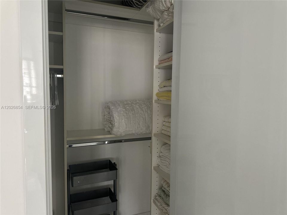 For Rent: $3,400 (1 beds, 1 baths, 675 Square Feet)