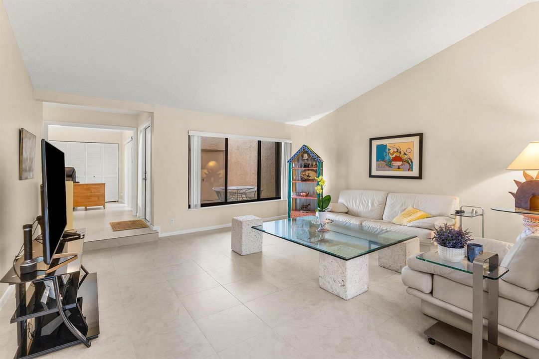 015-11122CurryDrive-PalmBeachGardens-FL-