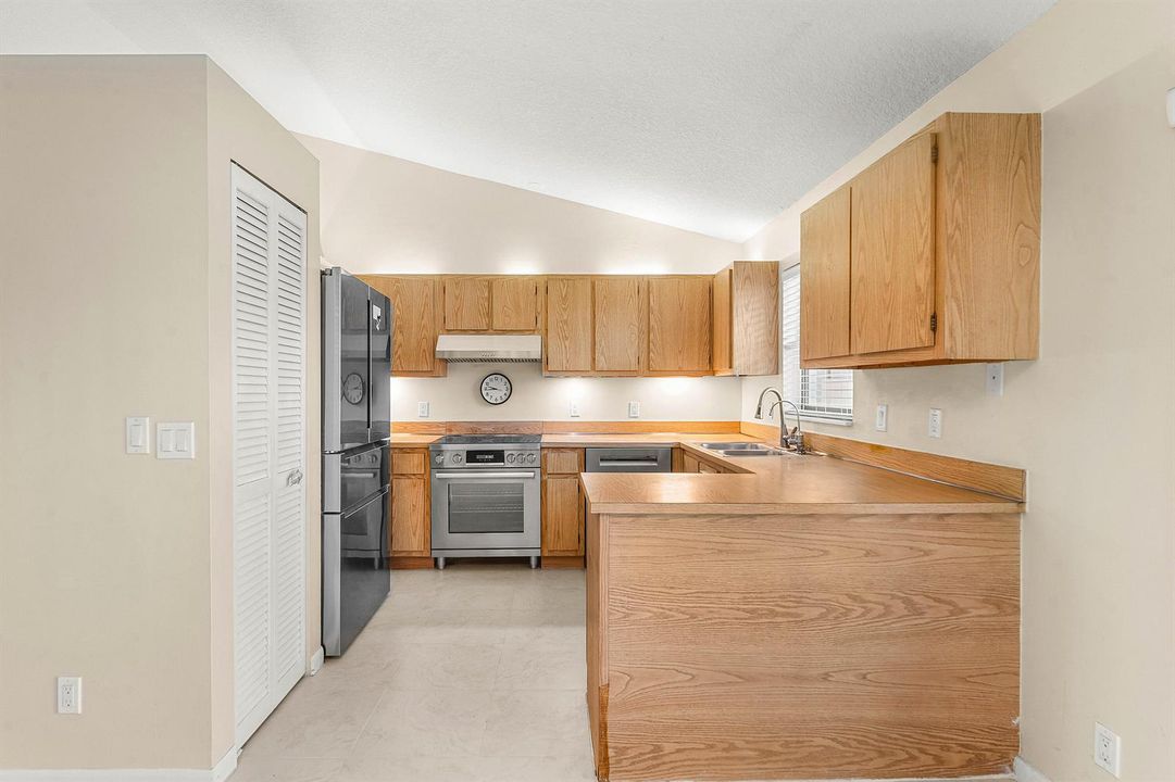 010-11122CurryDrive-PalmBeachGardens-FL-