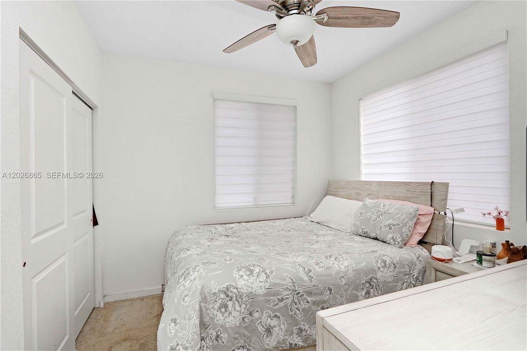 En Venta: $329,811 (4 camas, 3 baños, 1374 Pies cuadrados)