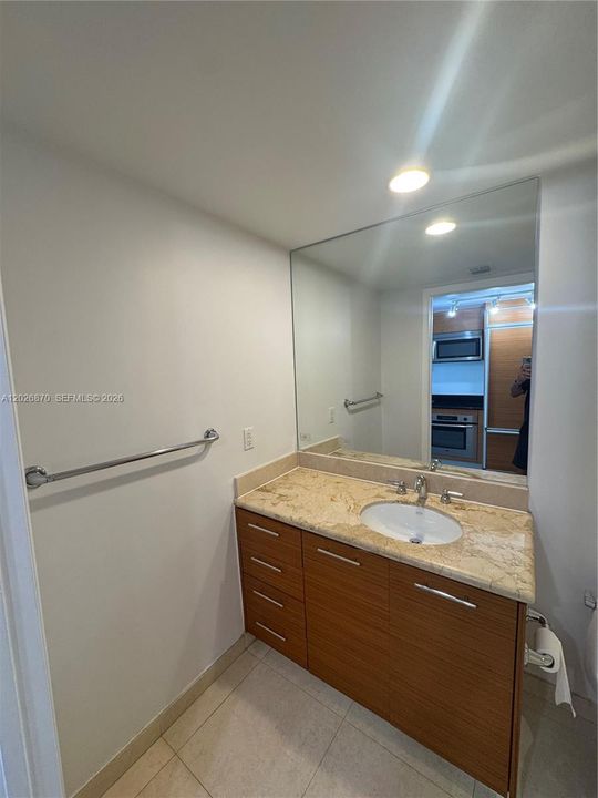 For Sale: $350,000 (0 beds, 1 baths, 567 Square Feet)