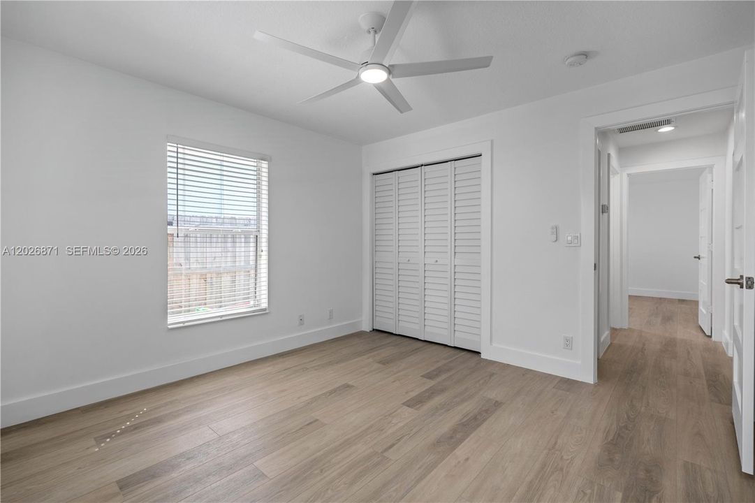 Activo con contrato: $5,950 (3 camas, 2 baños, 2047 Pies cuadrados)