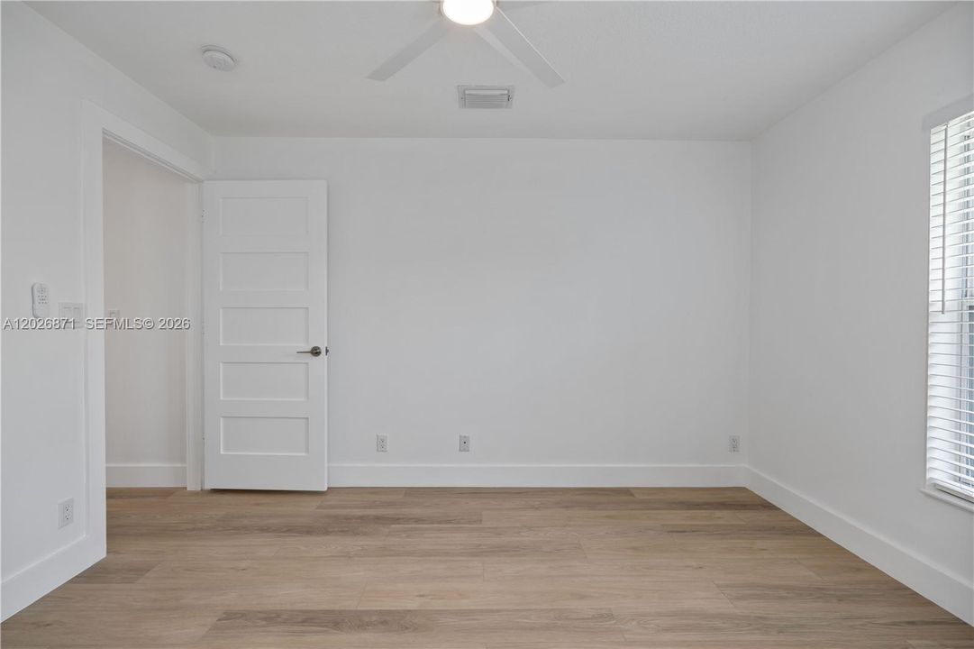 Activo con contrato: $5,950 (3 camas, 2 baños, 2047 Pies cuadrados)