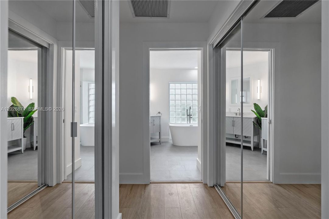 Activo con contrato: $5,950 (3 camas, 2 baños, 2047 Pies cuadrados)