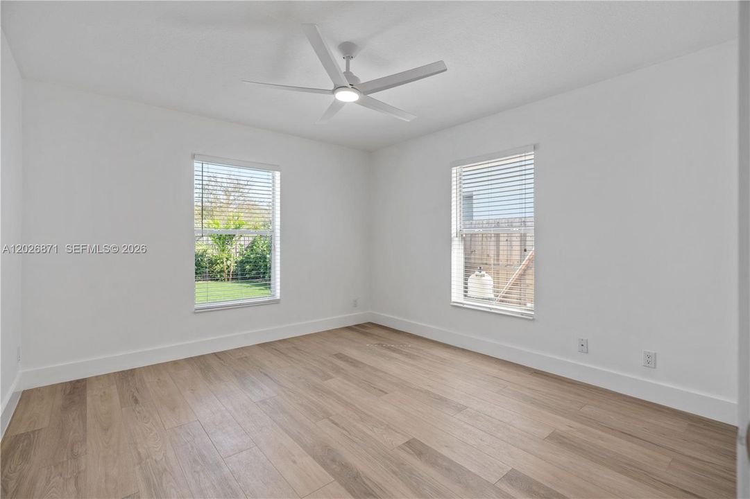 Activo con contrato: $5,950 (3 camas, 2 baños, 2047 Pies cuadrados)