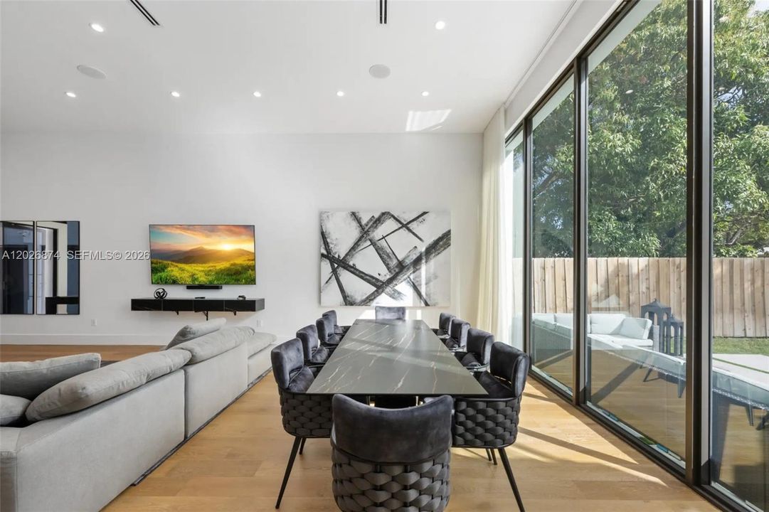 For Sale: $2,750,000 (4 beds, 3 baths, 2919 Square Feet)