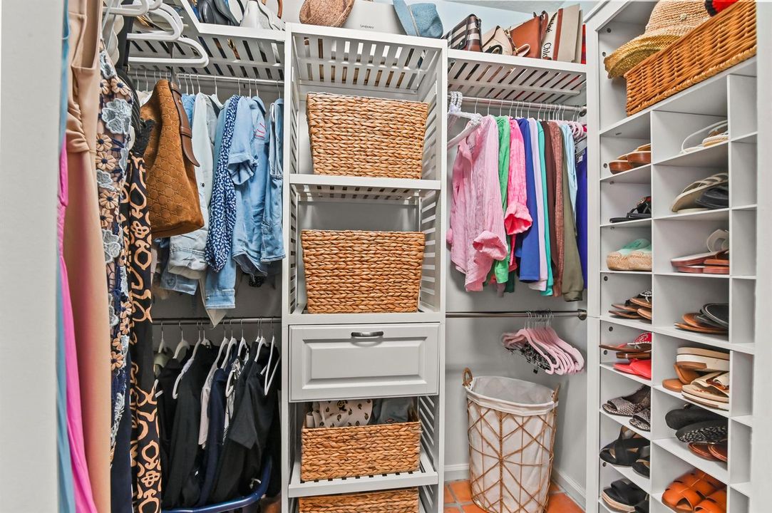 39 Closet 01