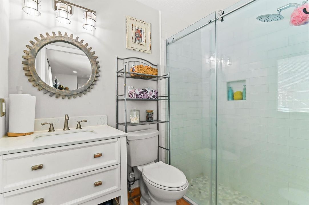 25 Bathroom 01