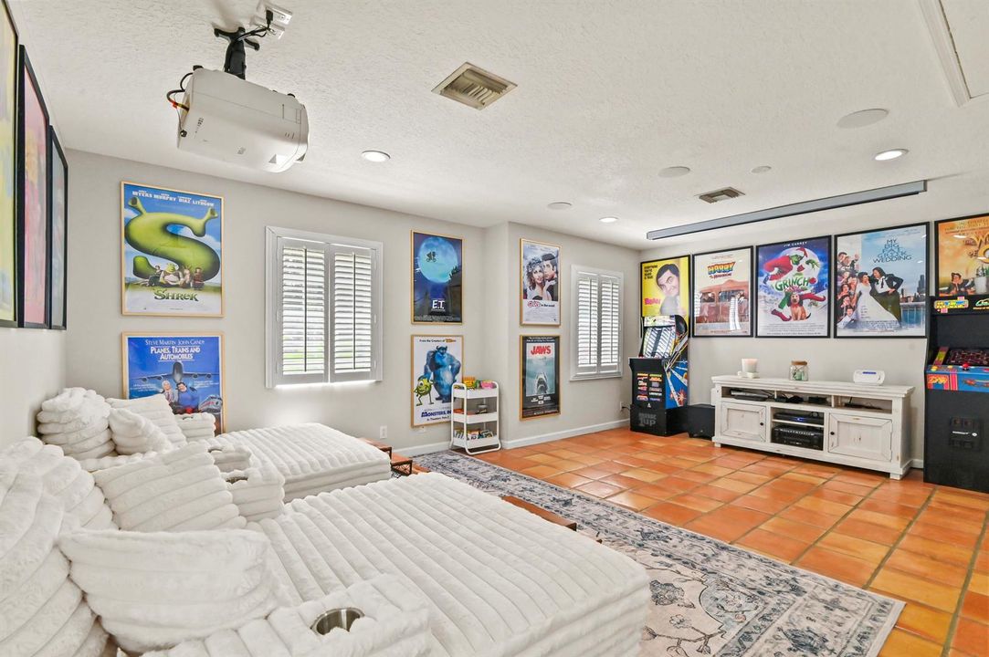35 Family Room 03