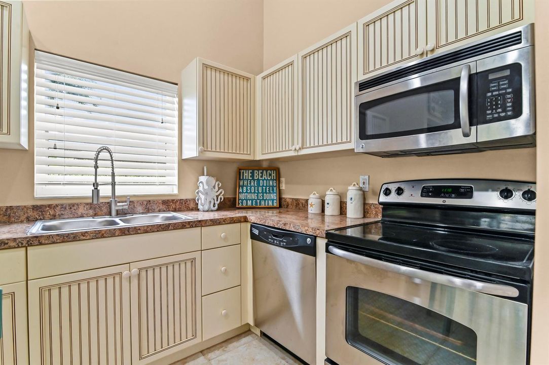 57 Kitchen 01