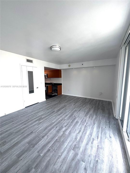 В аренду: $2,350 (0 спален, 1 ванн, 567 Квадратных фут)