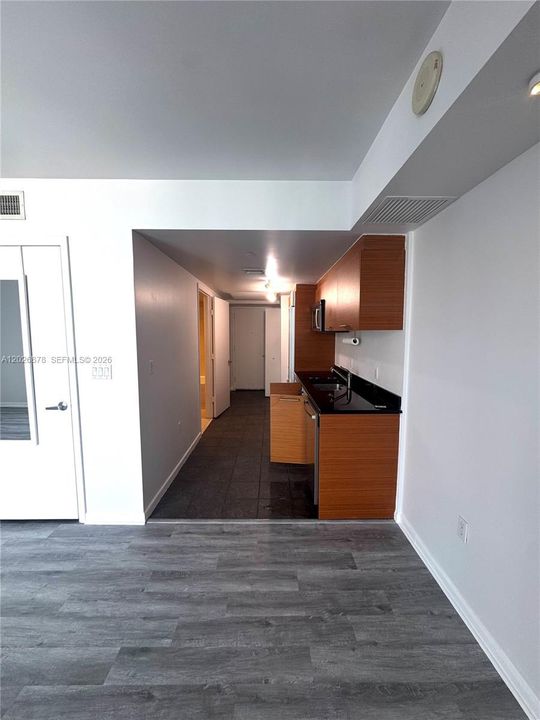 В аренду: $2,350 (0 спален, 1 ванн, 567 Квадратных фут)