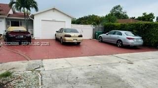 For Rent: $3,200 (3 beds, 1 baths, 1302 Square Feet)