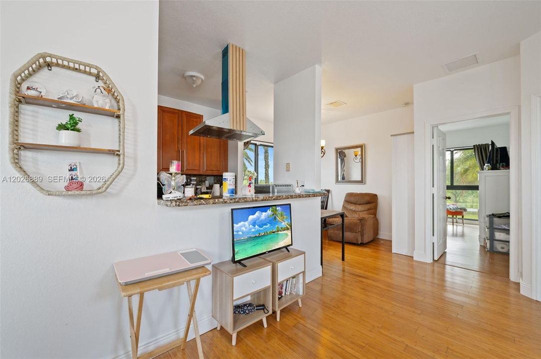 Active With Contract: $1,750,000 (5 beds, 5 baths, 3945 Square Feet)