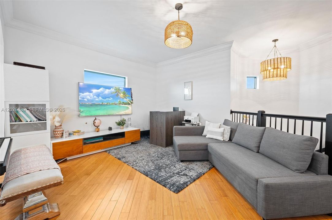 Active With Contract: $1,750,000 (5 beds, 5 baths, 3945 Square Feet)