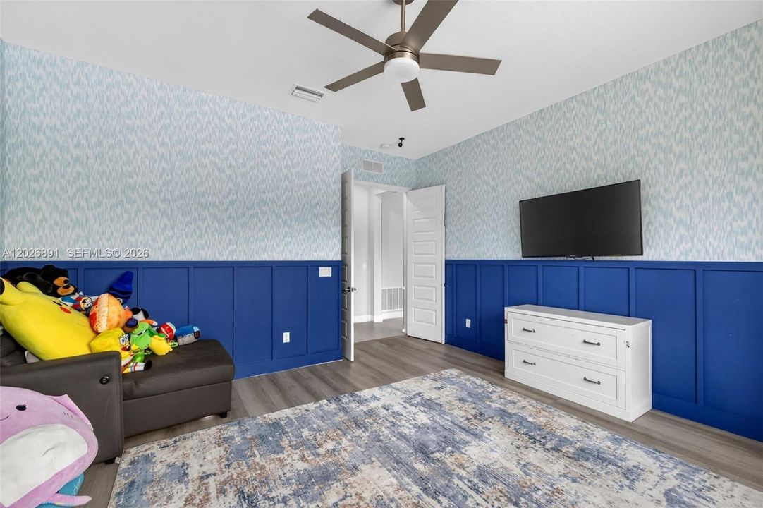 For Sale: $1,425,000 (5 beds, 4 baths, 3425 Square Feet)