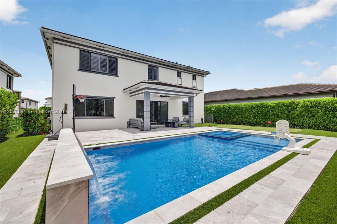 For Sale: $1,425,000 (5 beds, 4 baths, 3425 Square Feet)