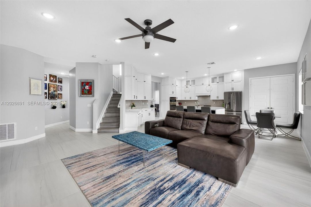 For Sale: $1,425,000 (5 beds, 4 baths, 3425 Square Feet)