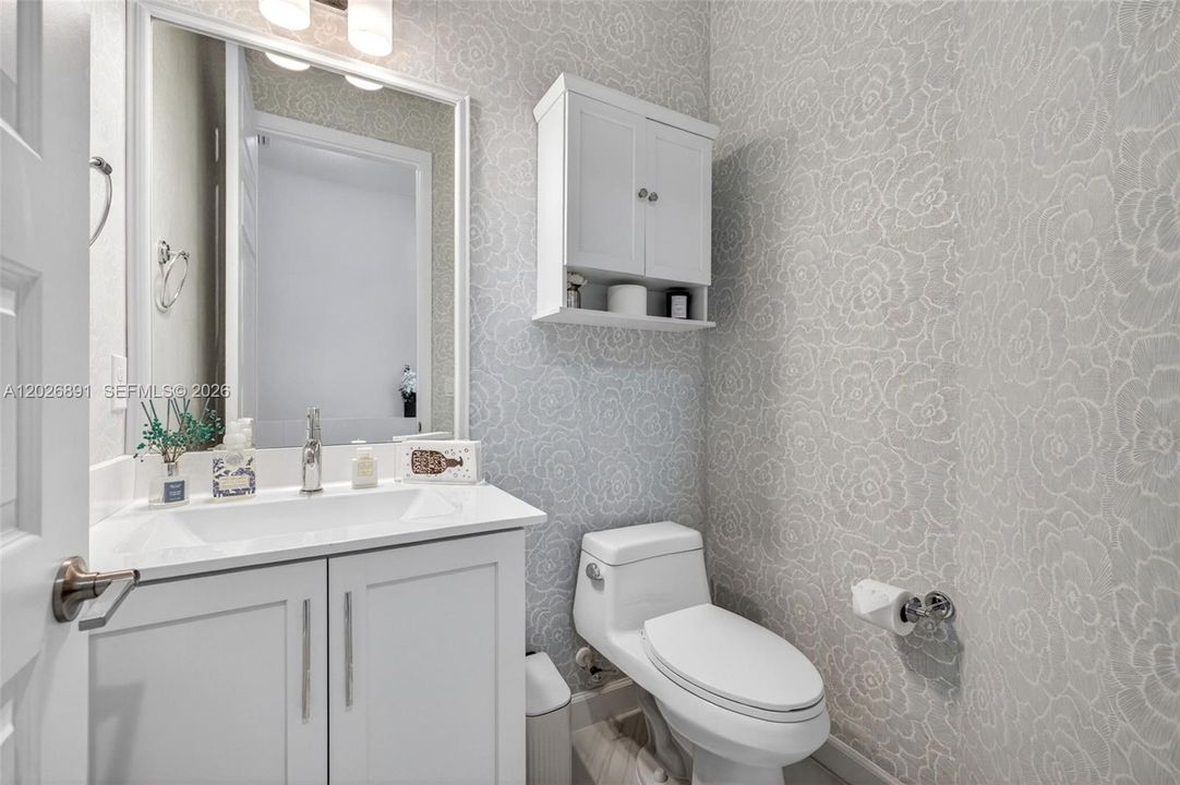 For Sale: $1,425,000 (5 beds, 4 baths, 3425 Square Feet)